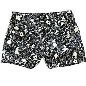 Disney Alice In Wonderland 4 Button Black & White Filigree Denim Shorts Cuffed